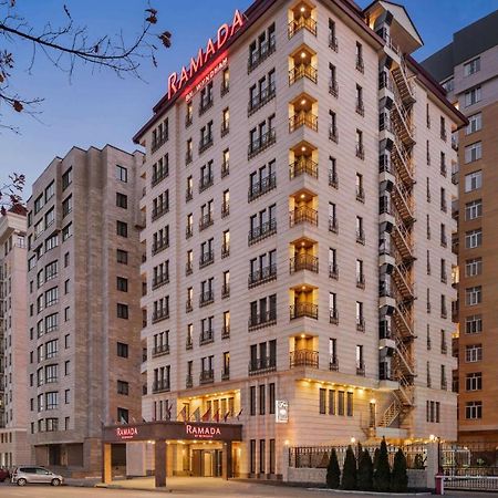 Ramada By Wyndham Bishkek Centre Exterior foto