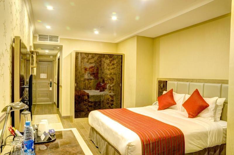 Ramada By Wyndham Bishkek Centre Exterior foto
