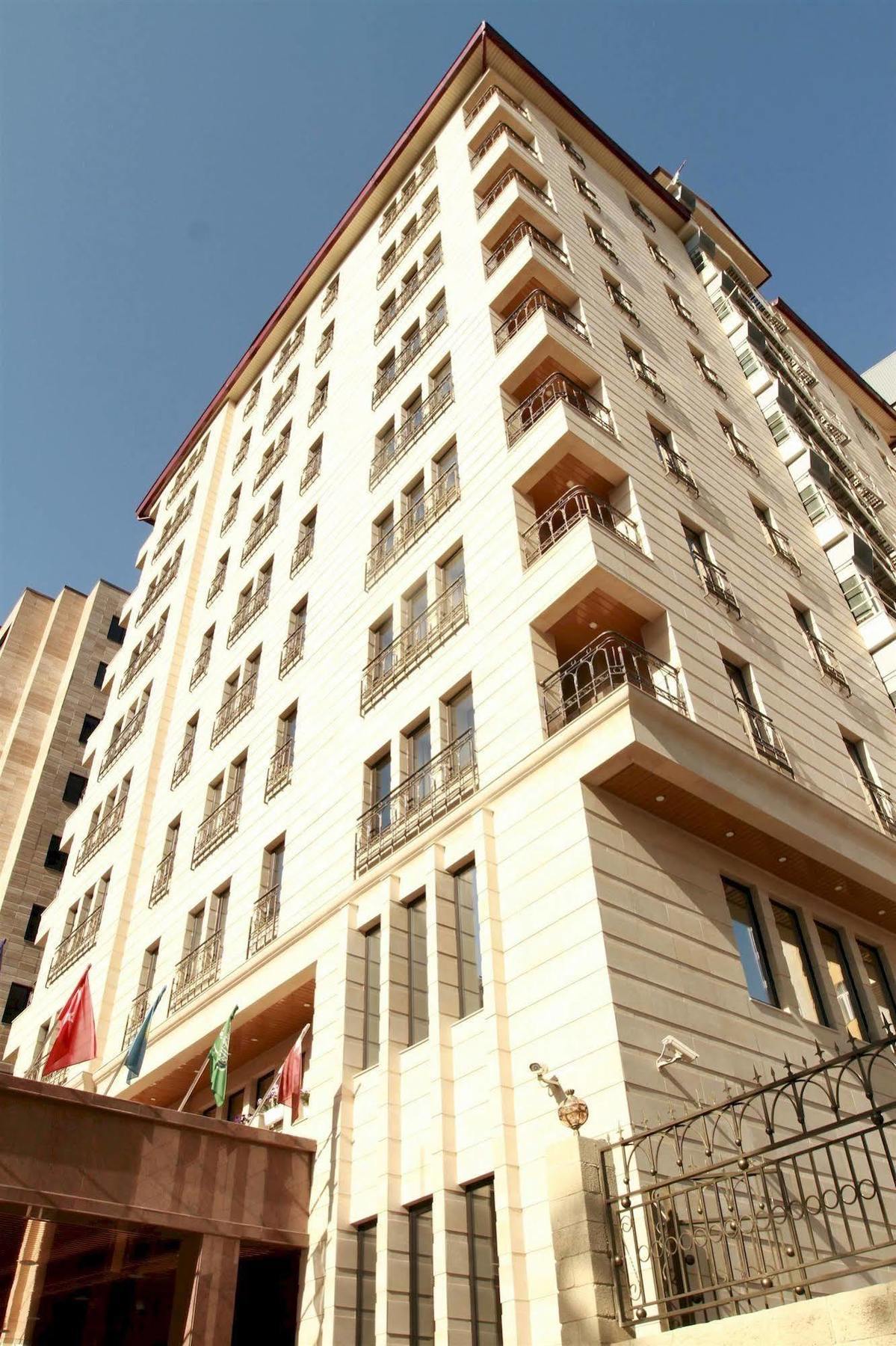 Ramada By Wyndham Bishkek Centre Exterior foto
