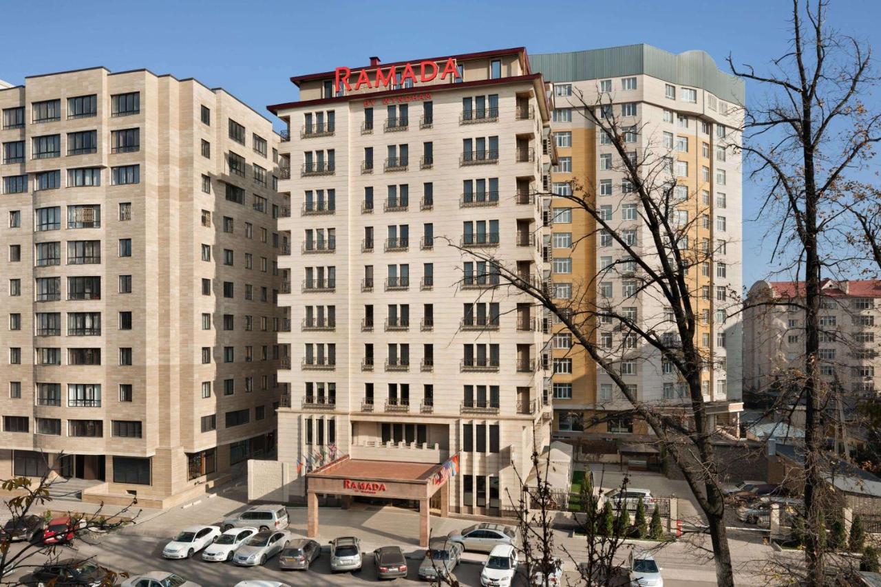 Ramada By Wyndham Bishkek Centre Exterior foto